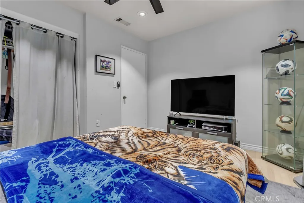 820 W Compton 20, Compton, California 90220 home-pic-23